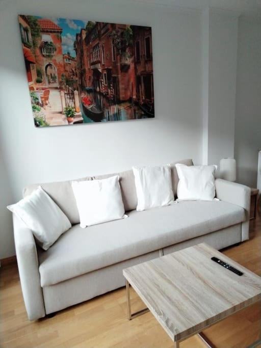 Apartamento amplio, luminoso y confortable. Madrid Exterior foto